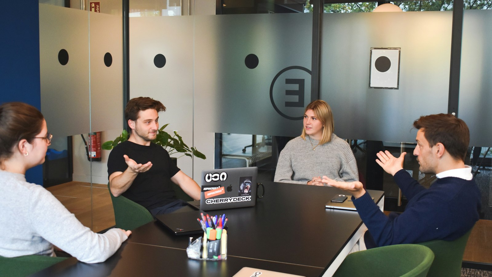 In-House Marketing Versus Hiring an Agency